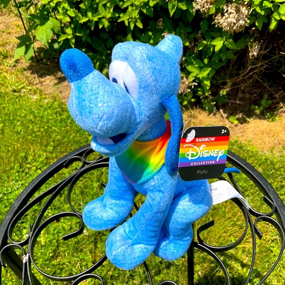 🌈Disney Rainbow Collection Pride Pluto Plush - Picture 1 of 5